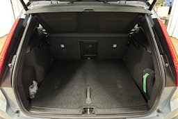 harmaa Volvo XC40 2023 kuva 14.