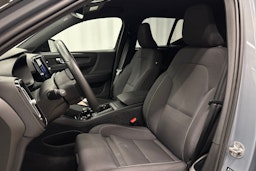 harmaa Volvo XC40 2023 kuva 17.