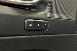 harmaa Volvo XC40 2023 kuva 19.