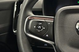 harmaa Volvo XC40 2023 kuva 21.