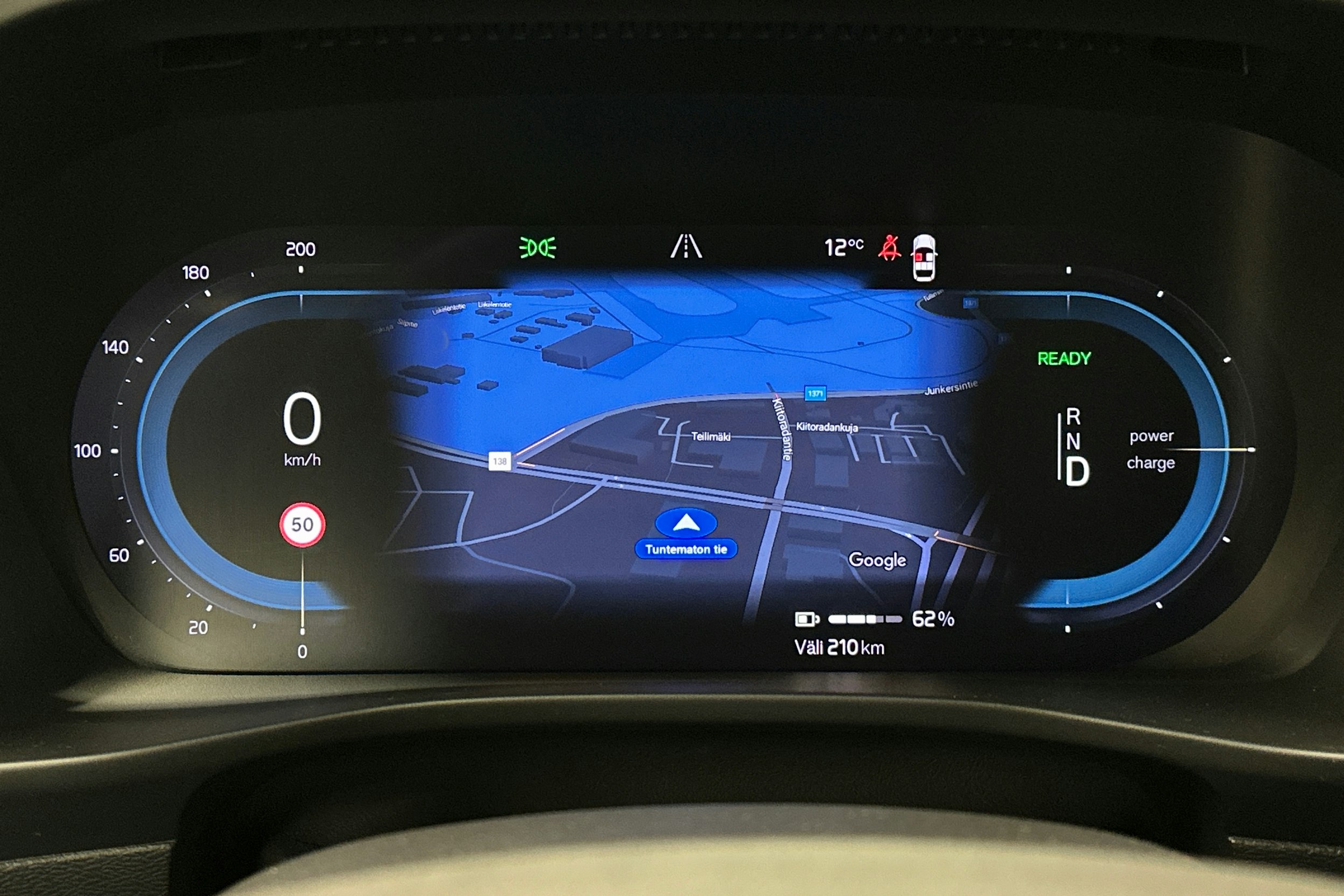 harmaa Volvo XC40 2023 kuva 23.