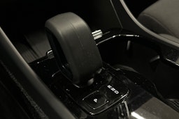 harmaa Volvo XC40 2023 kuva 30.