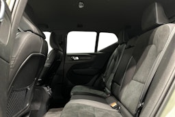 vihreä Volvo XC40 2023 kuva 10.