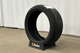 vihreä Volvo XC40 2023 kuva 13.