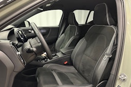 vihreä Volvo XC40 2023 kuva 17.