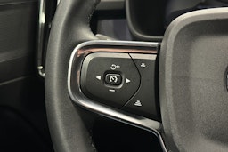 vihreä Volvo XC40 2023 kuva 21.