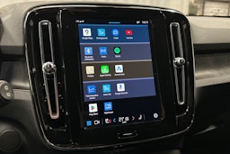 vihreä Volvo XC40 2023 kuva 24.