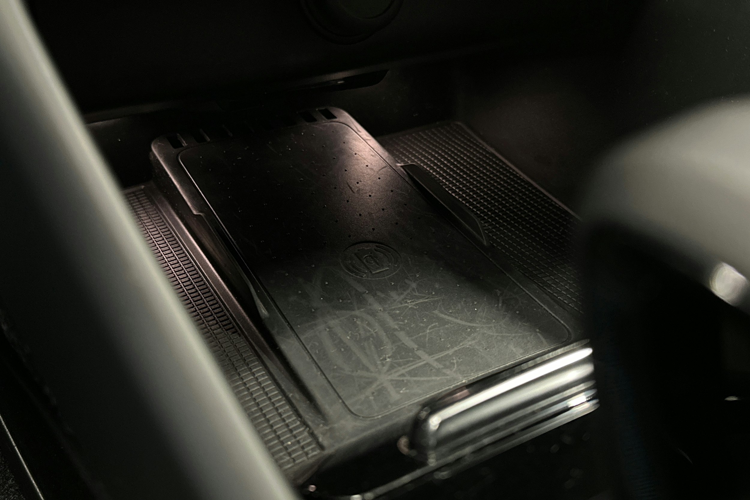 vihreä Volvo XC40 2023 kuva 29.