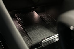 vihreä Volvo XC40 2023 kuva 29.