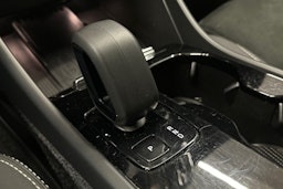 vihreä Volvo XC40 2023 kuva 30.