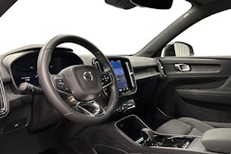 vihreä Volvo XC40 2023 kuva 7.