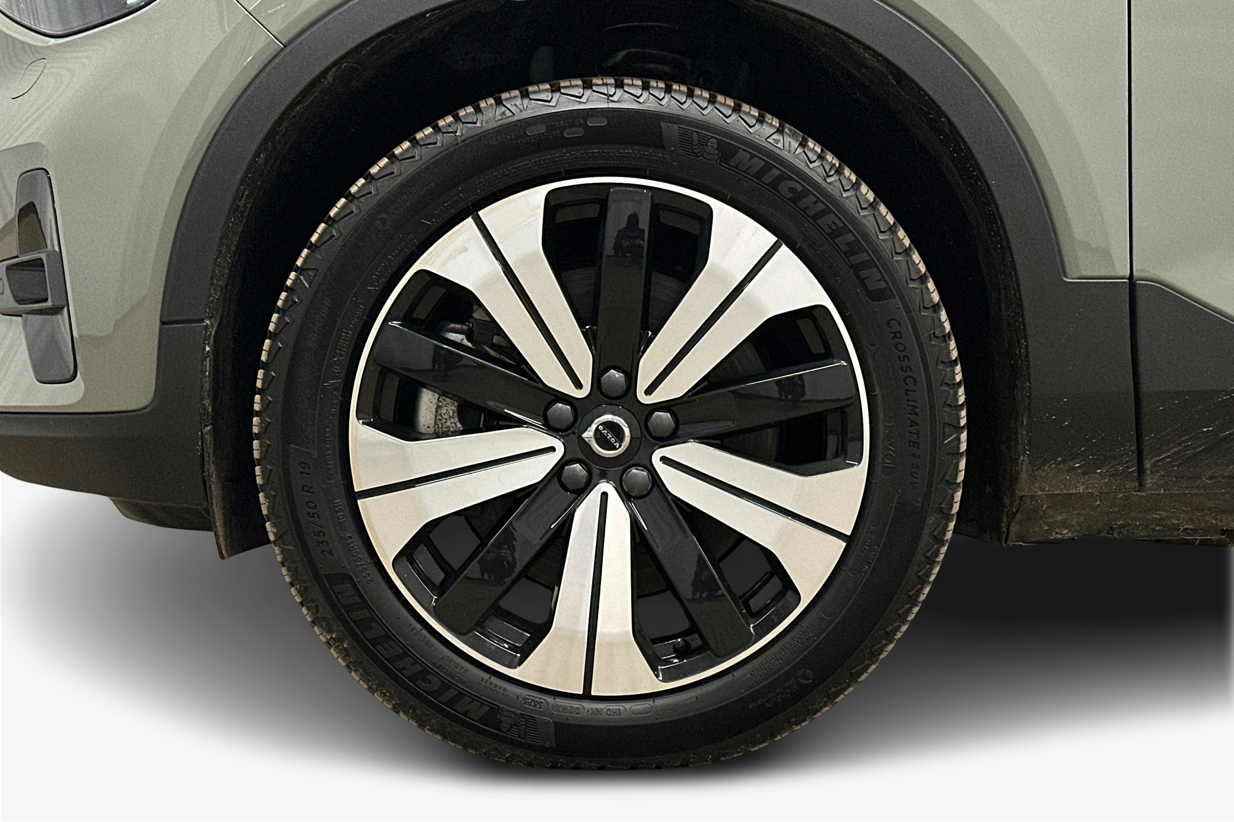 vihreä Volvo XC40 2023 kuva 11.