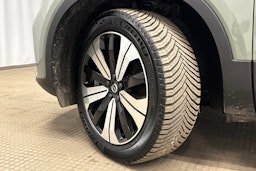 vihreä Volvo XC40 2023 kuva 13.