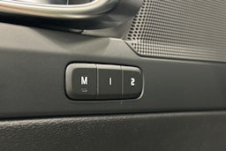 vihreä Volvo XC40 2023 kuva 19.