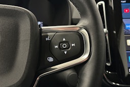 vihreä Volvo XC40 2023 kuva 22.