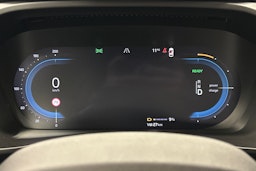 vihreä Volvo XC40 2023 kuva 23.