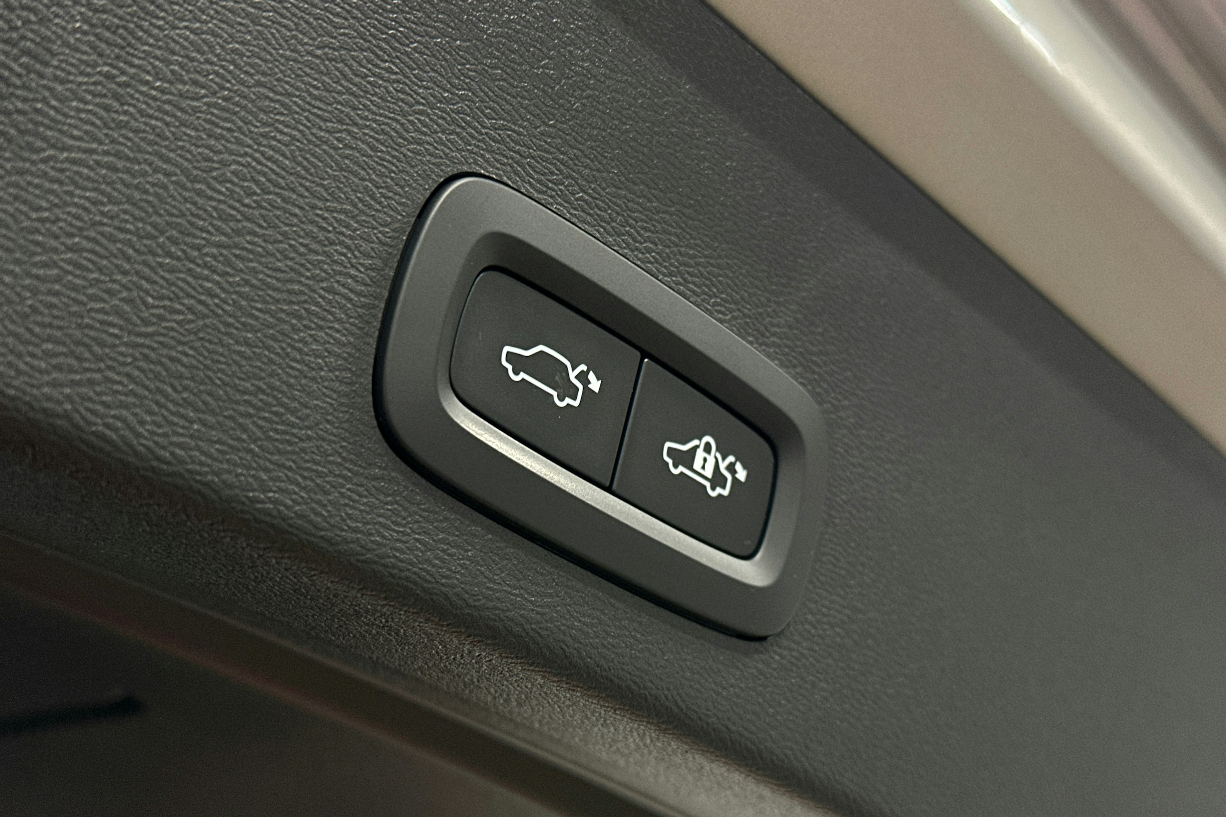 hopea Volvo XC40 2023 kuva 15.