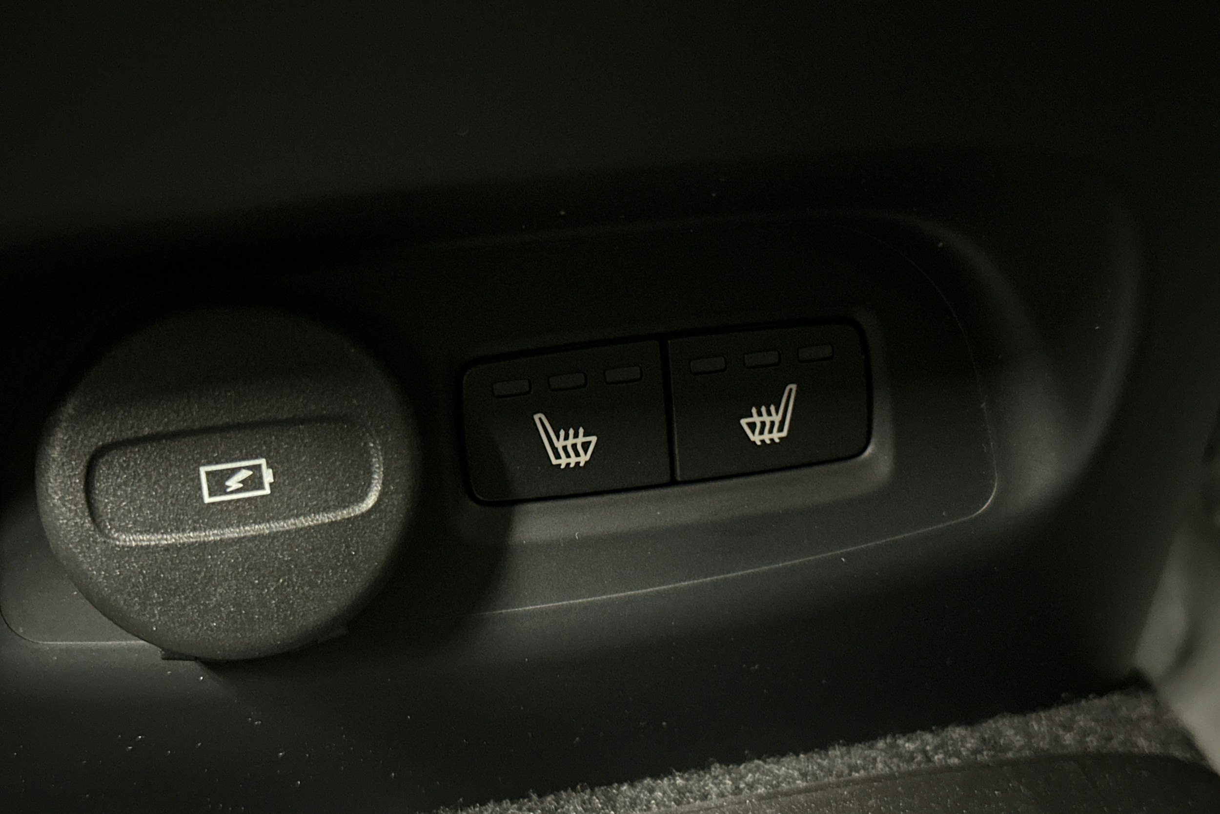 hopea Volvo XC40 2023 kuva 17.