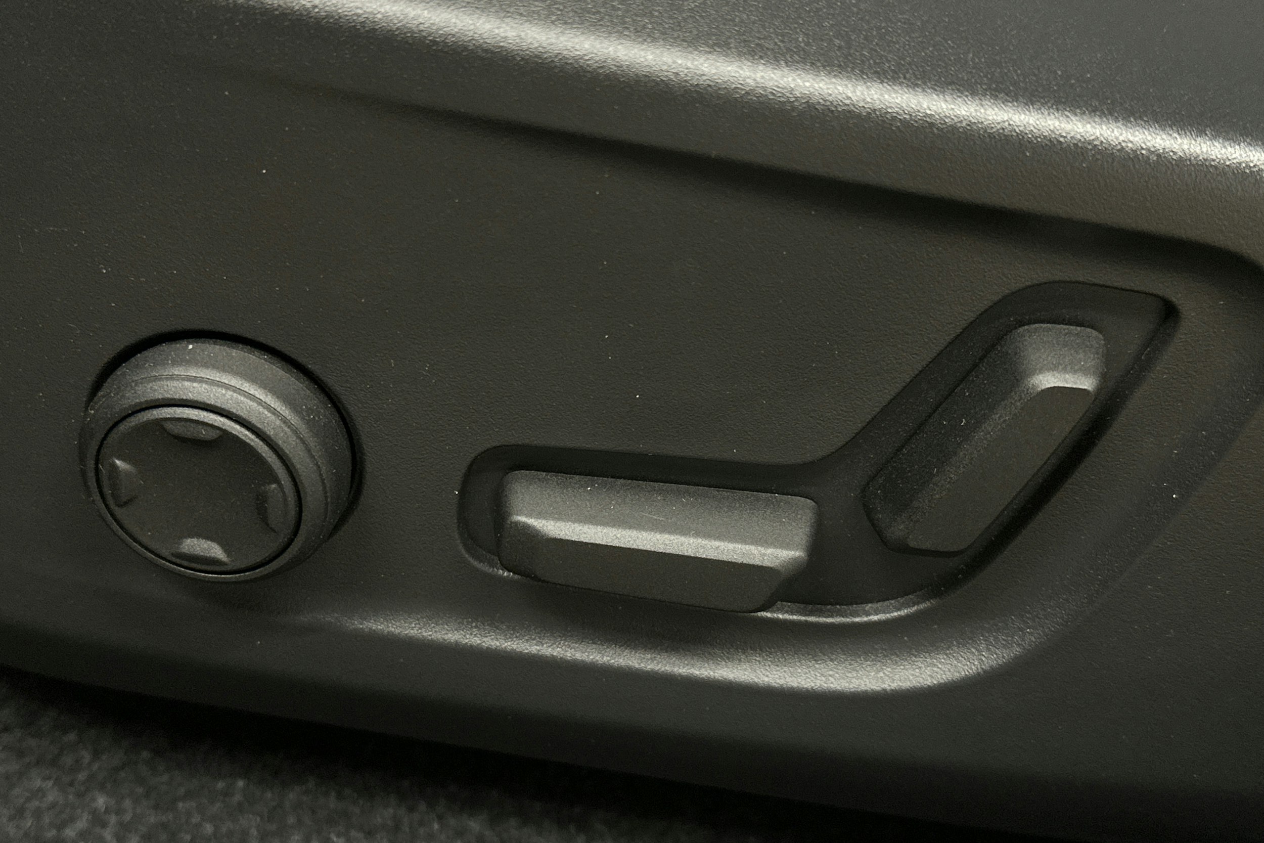 hopea Volvo XC40 2023 kuva 19.