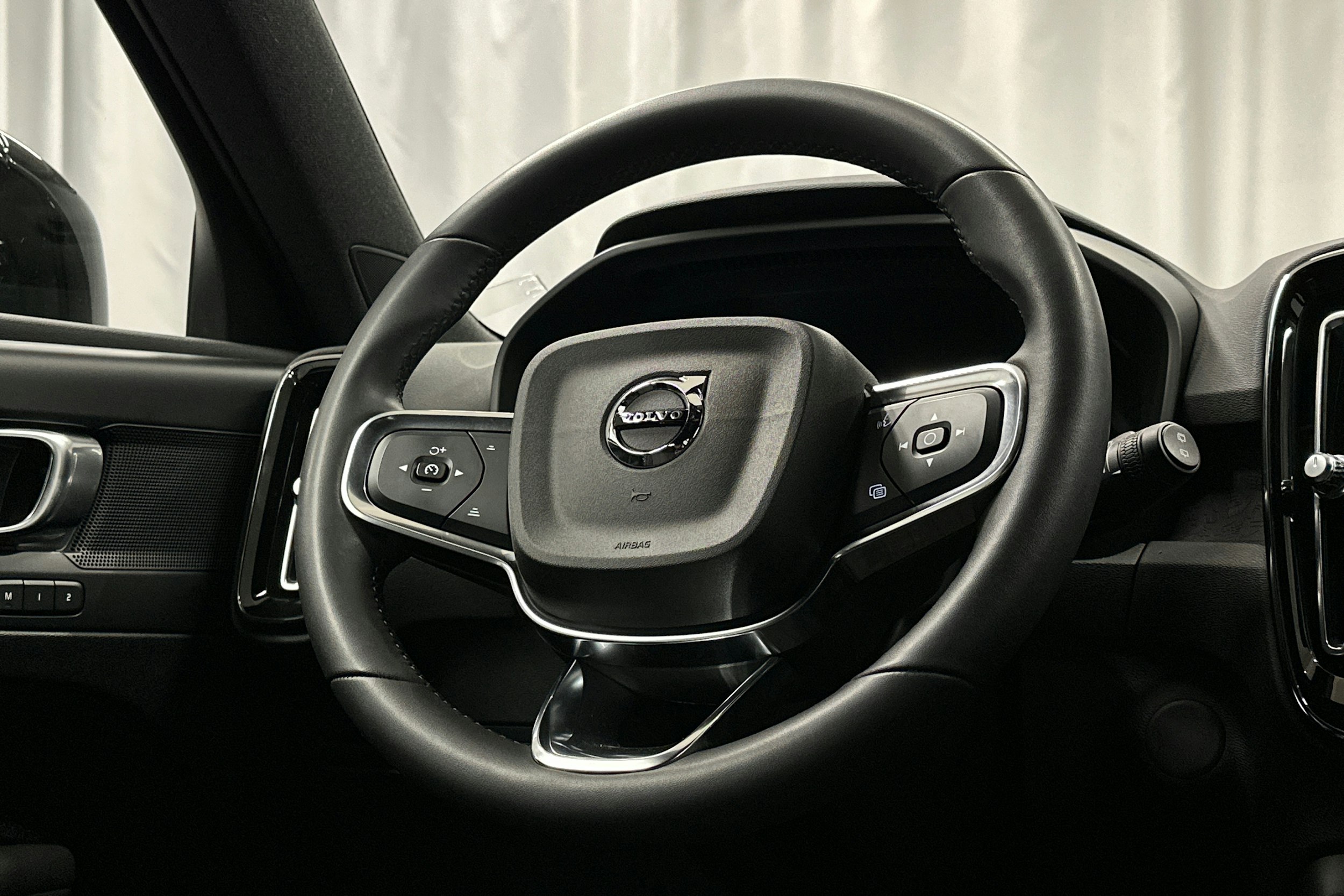 hopea Volvo XC40 2023 kuva 21.