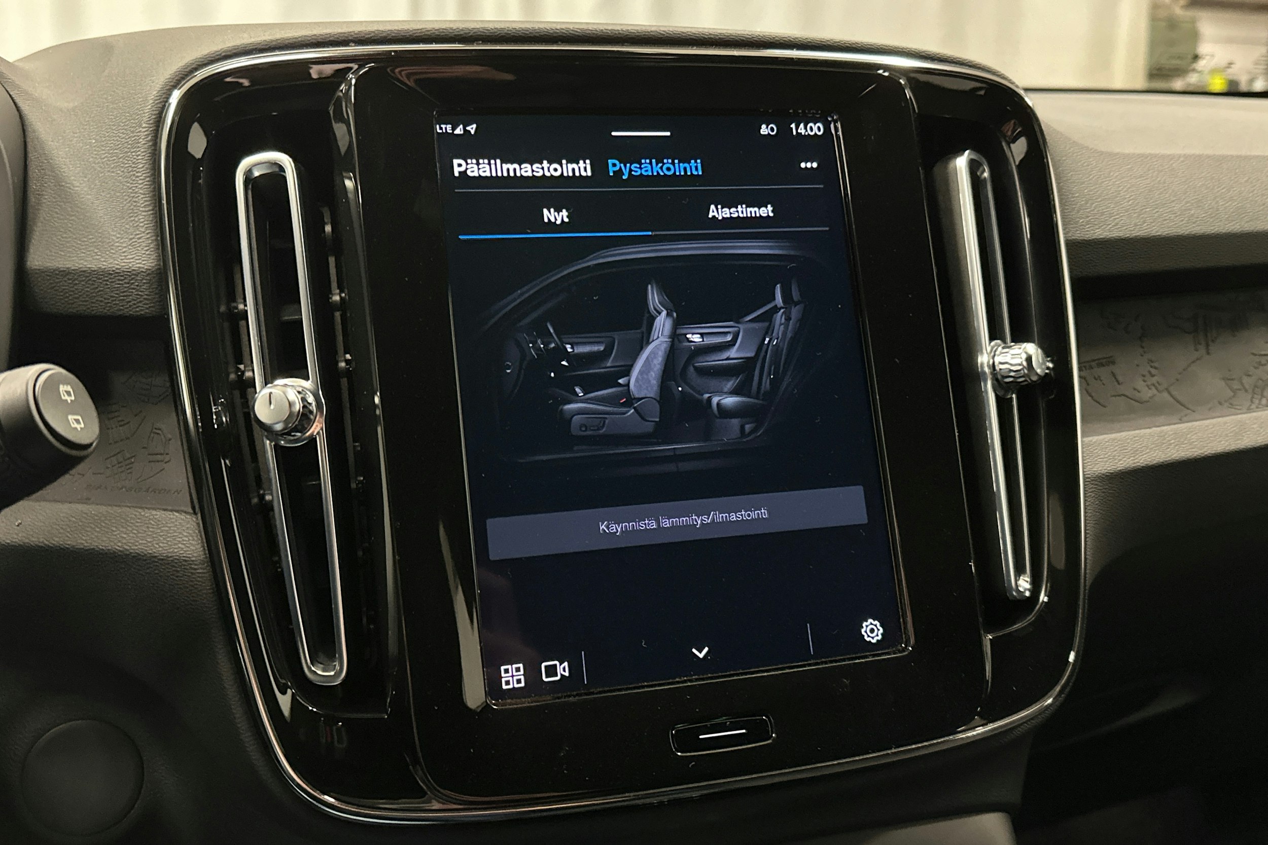 hopea Volvo XC40 2023 kuva 28.