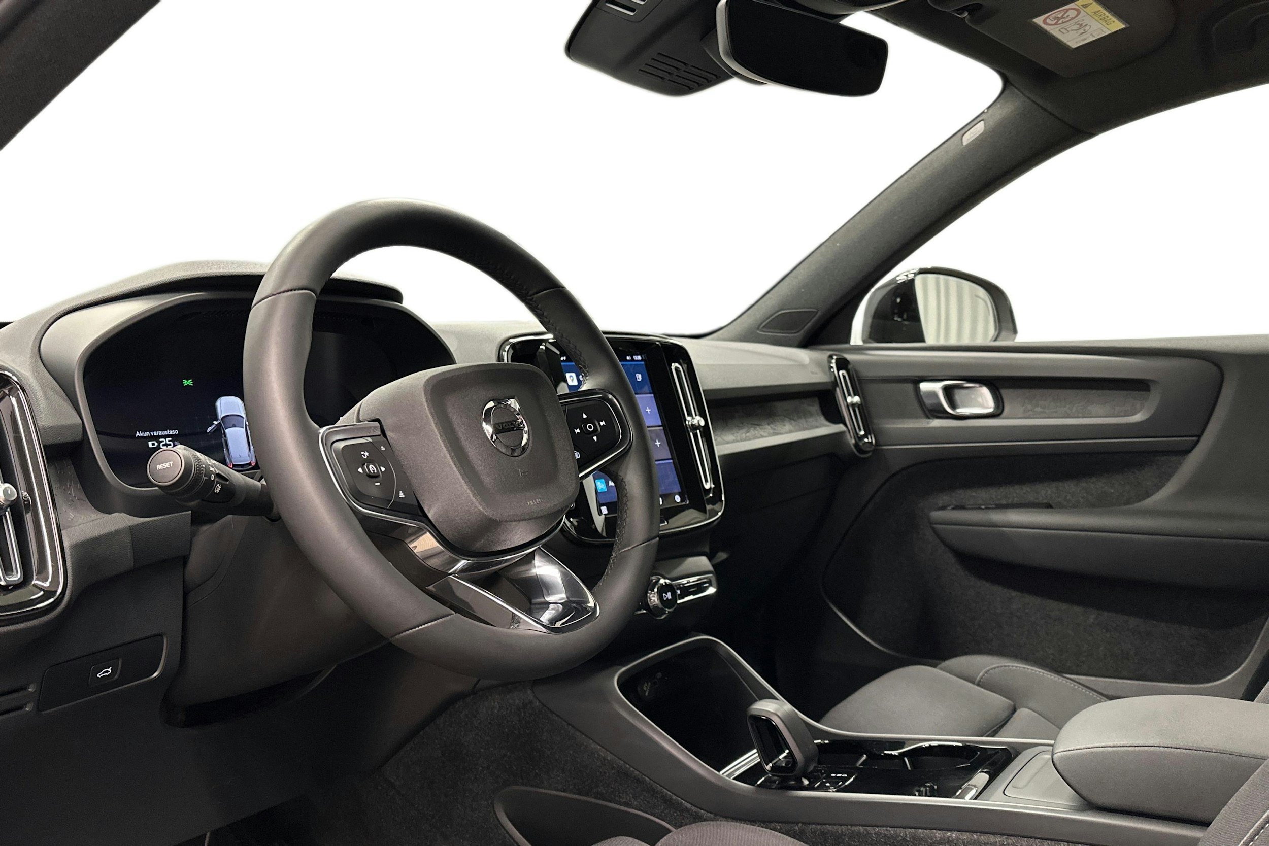 harmaa Volvo XC40 2023 kuva 6.