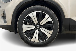 harmaa Volvo XC40 2023 kuva 9.