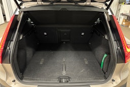 harmaa Volvo XC40 2023 kuva 11.