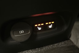 harmaa Volvo XC40 2023 kuva 13.