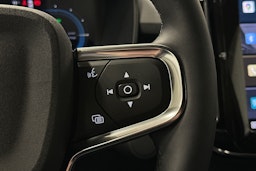 harmaa Volvo XC40 2023 kuva 19.