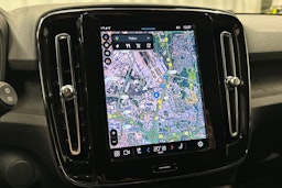 harmaa Volvo XC40 2023 kuva 22.