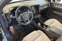 vihreä Volvo XC40 2023 kuva 7.