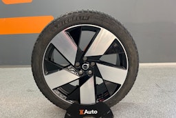 vihreä Volvo XC40 2023 kuva 13.