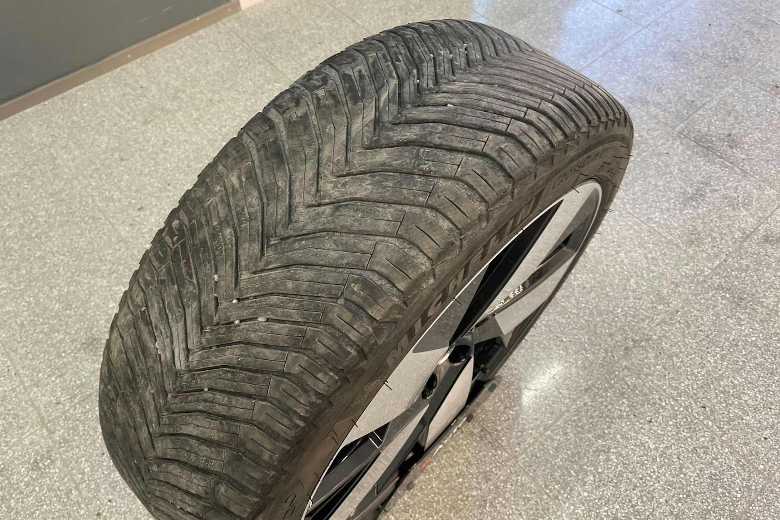 vihreä Volvo XC40 2023 kuva 15.