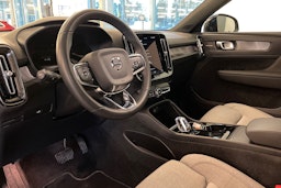 vihreä Volvo XC40 2023 kuva 18.