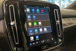 vihreä Volvo XC40 2023 kuva 23.