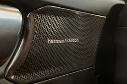 vihreä Volvo XC40 2023 kuva 24.