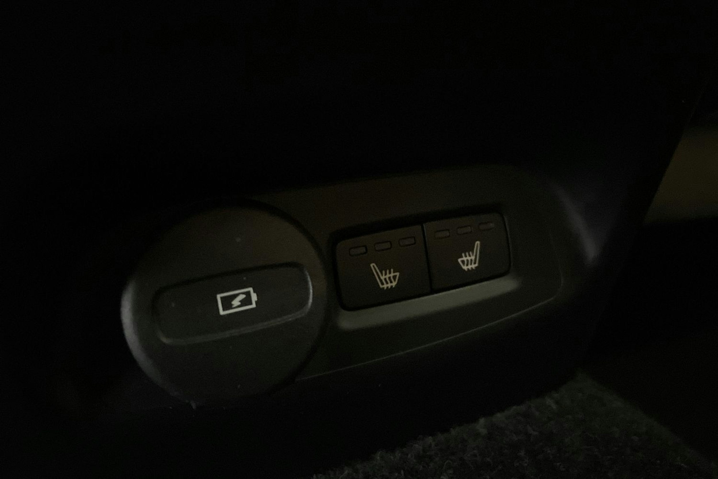 vihreä Volvo XC40 2023 kuva 25.