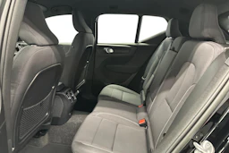 musta Volvo XC40 2023 kuva 11.