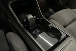 musta Volvo XC40 2023 kuva 24.