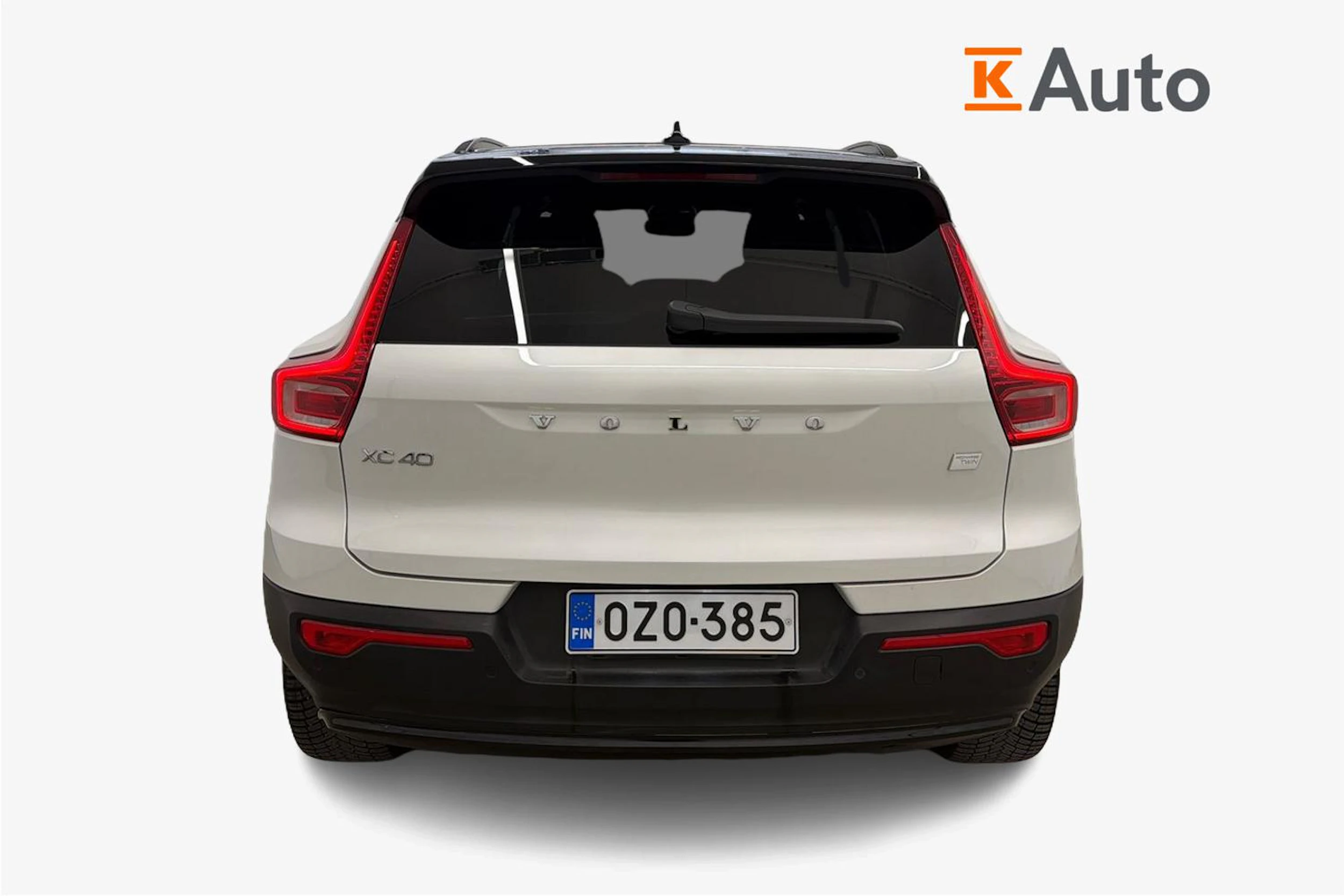valkoinen Volvo XC40 2023 kuva 3.