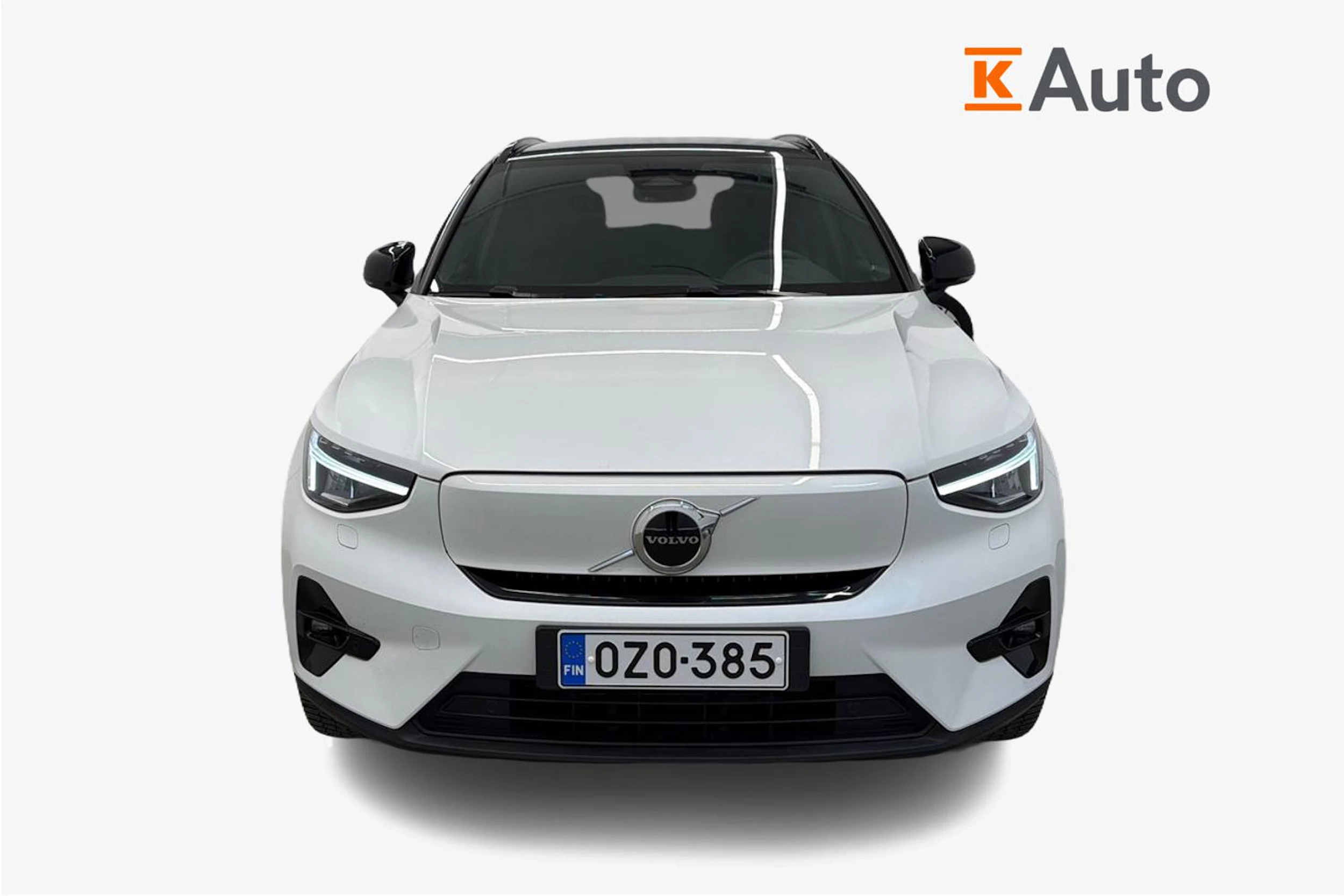 valkoinen Volvo XC40 2023 kuva 4.