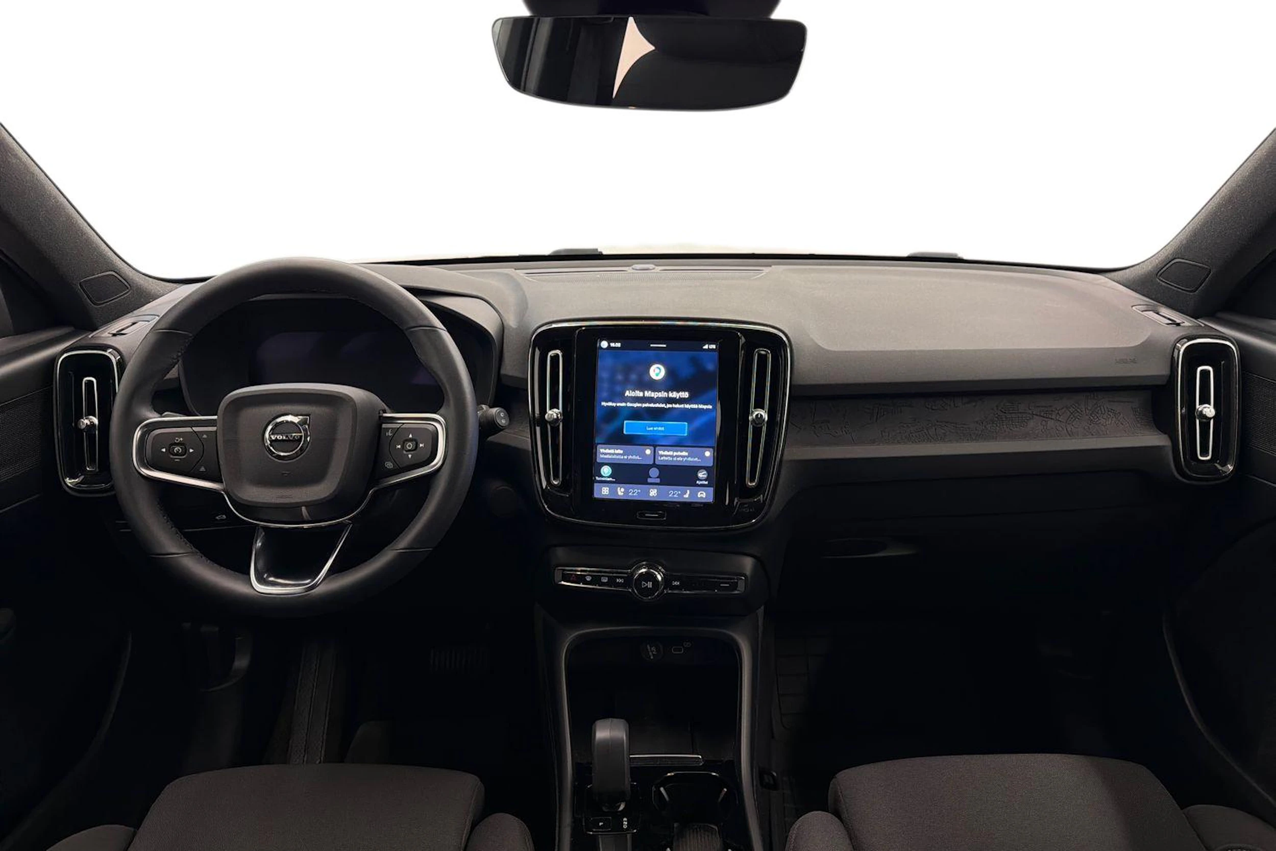 valkoinen Volvo XC40 2023 kuva 7.