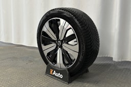 sininen Volvo XC40 2023 kuva 13.