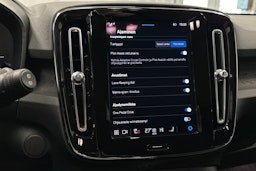 sininen Volvo XC40 2023 kuva 25.