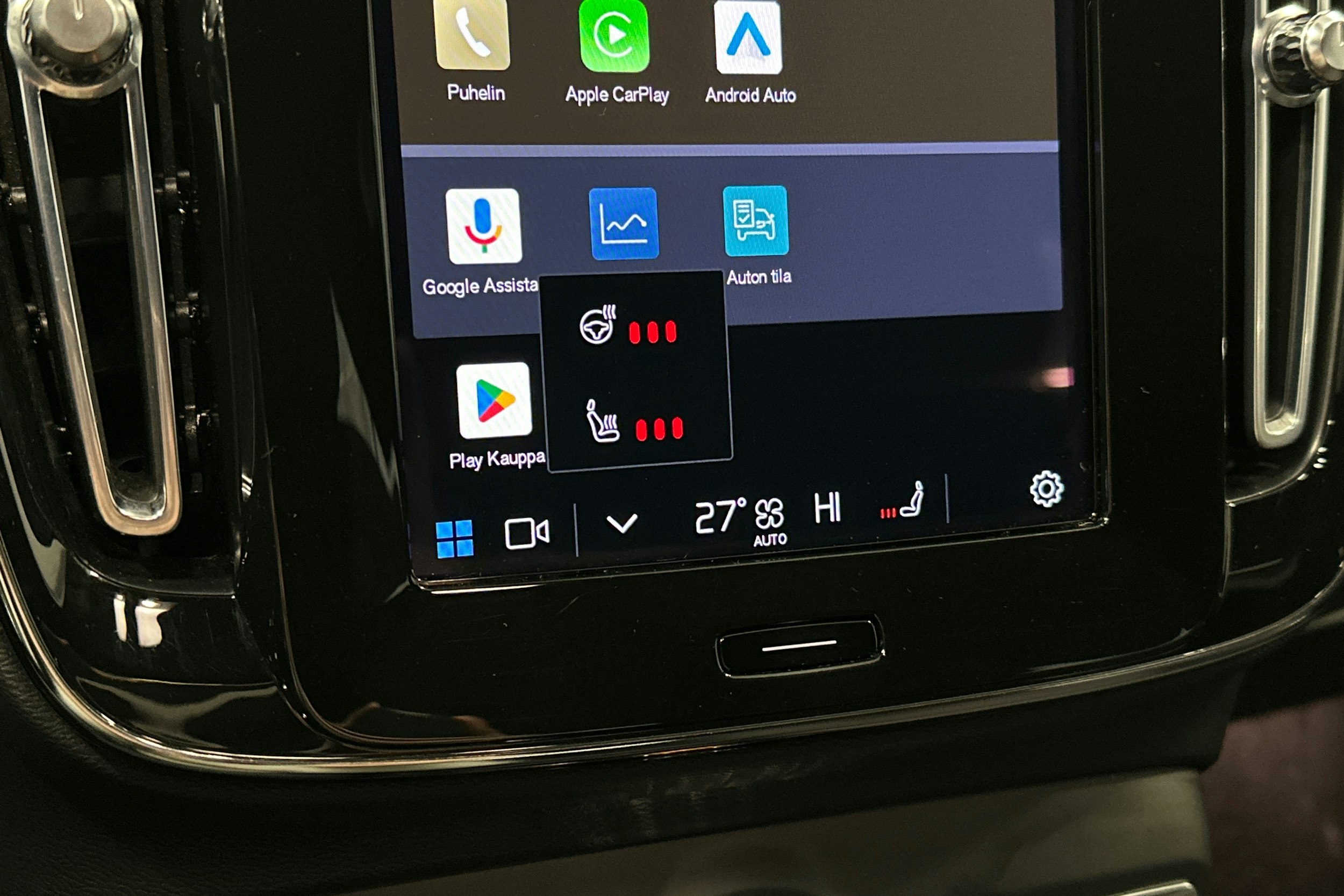 sininen Volvo XC40 2023 kuva 30.