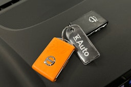 sininen Volvo XC40 2023 kuva 35.