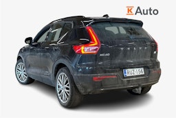 musta Volvo XC40 2023 kuva 2.