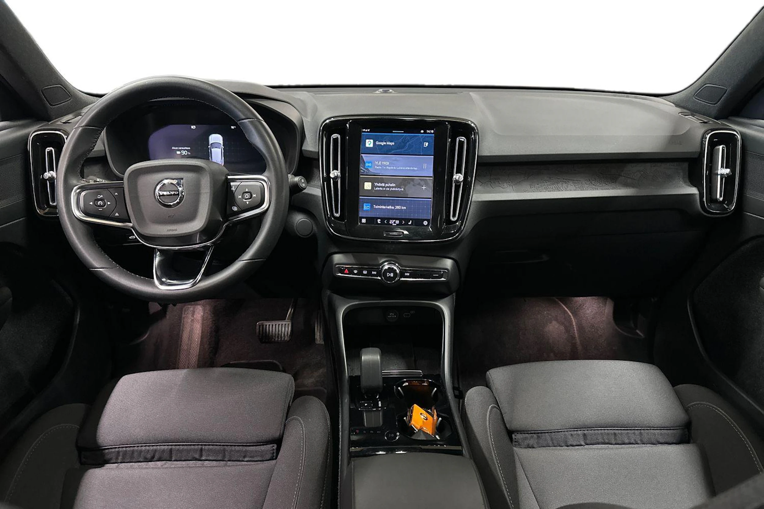 musta Volvo XC40 2023 kuva 7.