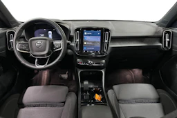 musta Volvo XC40 2023 kuva 7.